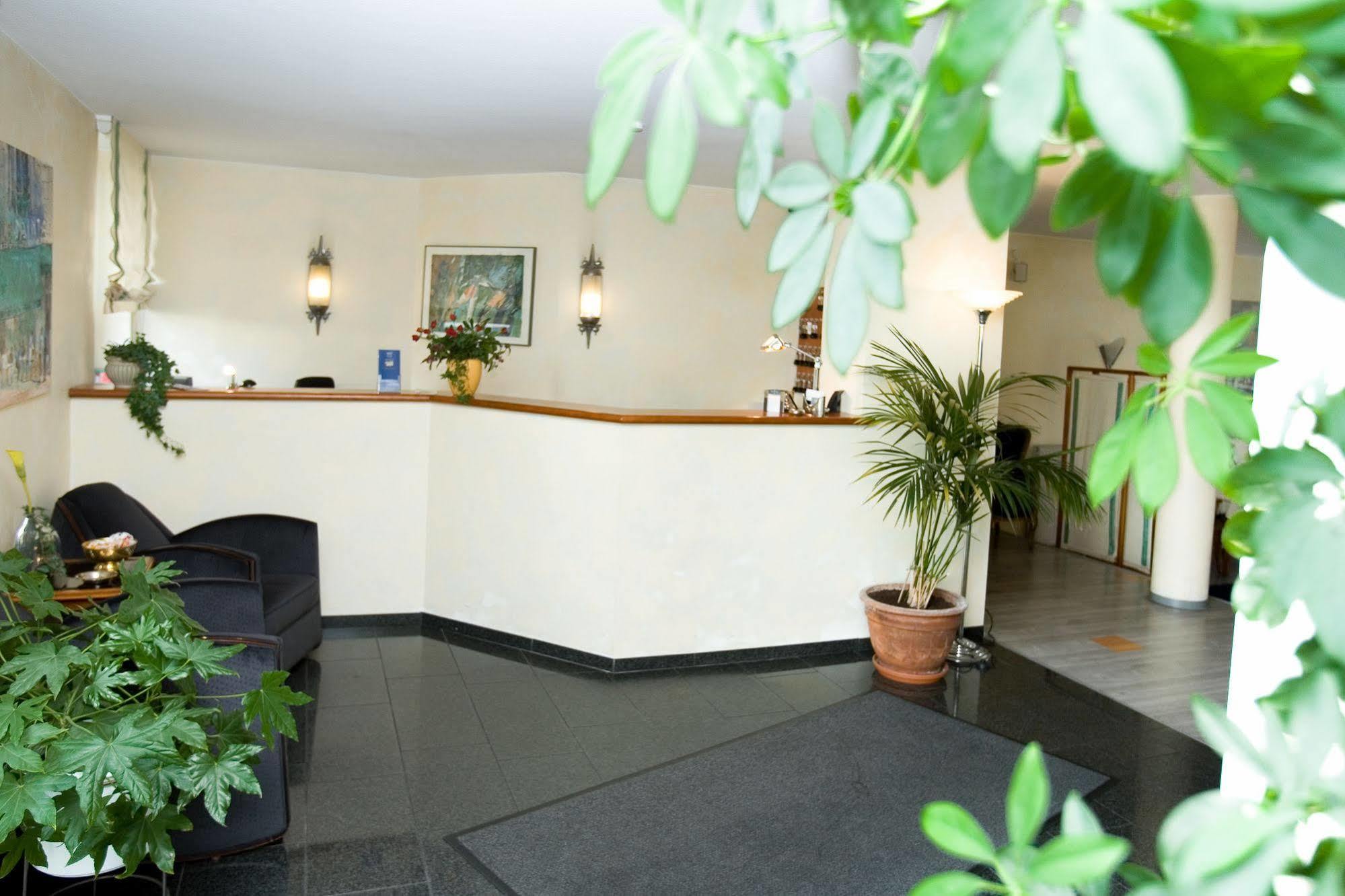 Gartenhotel Luisental Mülheim an der Ruhr Buitenkant foto