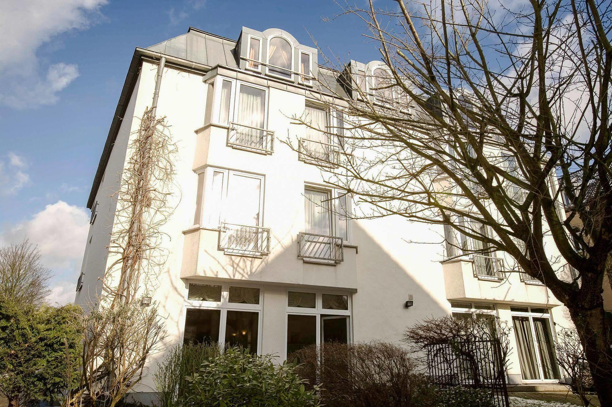 Gartenhotel Luisental Mülheim an der Ruhr Buitenkant foto